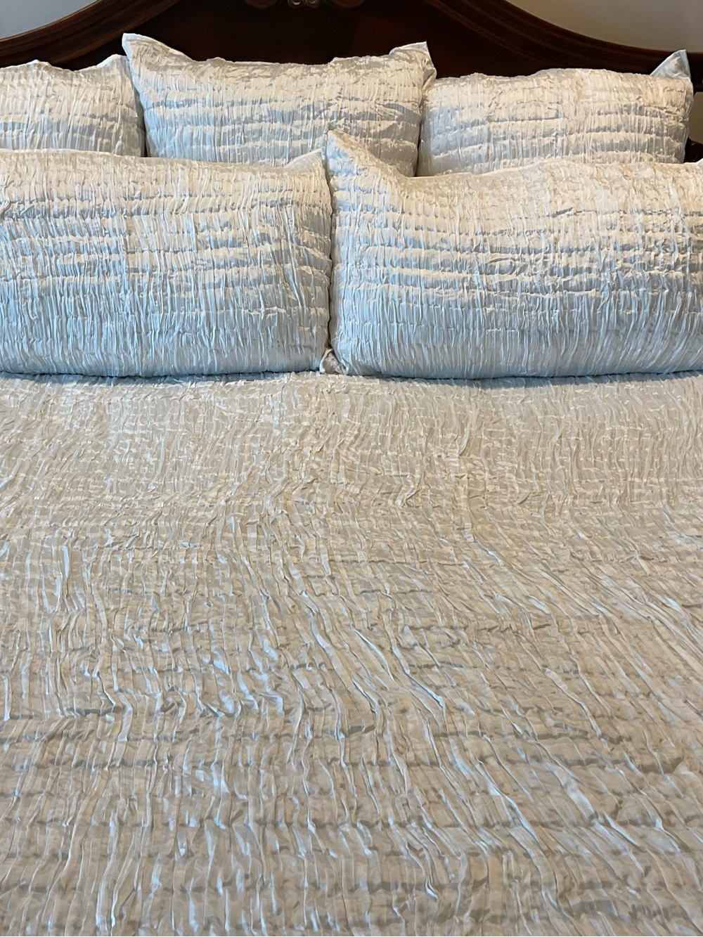 Luxury Crinkled Comforter Set in white king Home Bedding